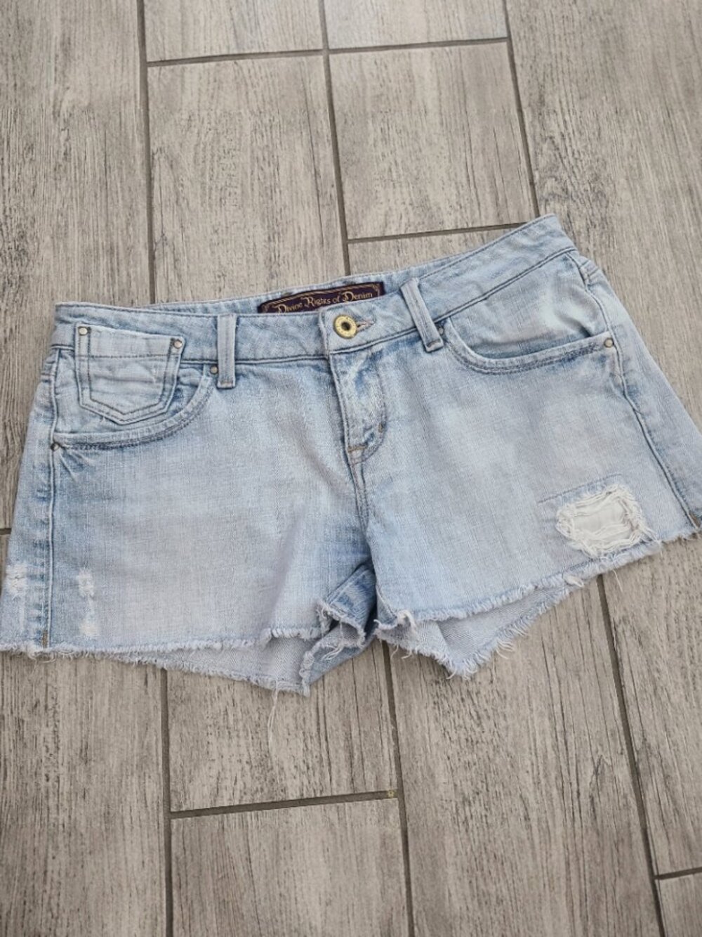 Divine Rights of Denim Women's Distressed Light Wash Denim Shorts Size 27